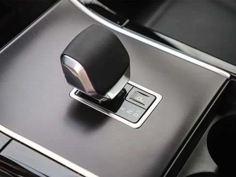 New 2026 Land Rover Range Rover Velar Dynamic SE image 19