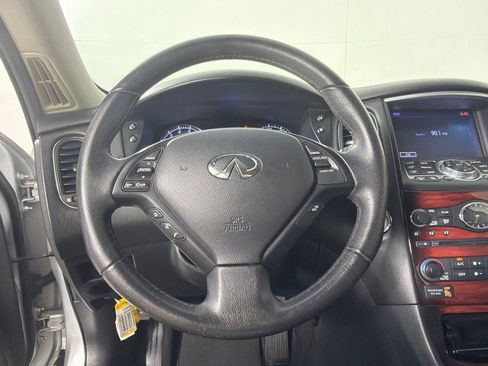 Used 2017 INFINITI QX50 2WD w/ Premium Plus Package image 16