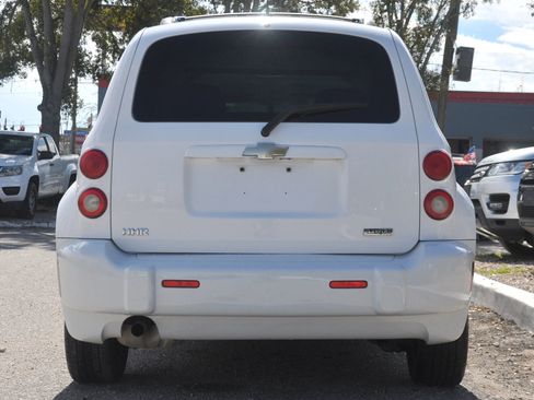Used 2010 Chevrolet HHR LS image 19
