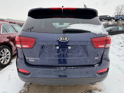Used 2019 Kia Sorento LX w/ LX Convenience Package image 4