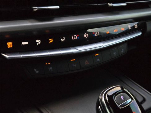 Used 2024 Cadillac XT4 Premium Luxury FWD image 20