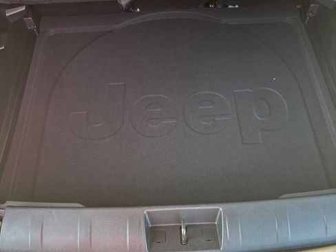 Used 2021 Jeep Renegade Limited image 34