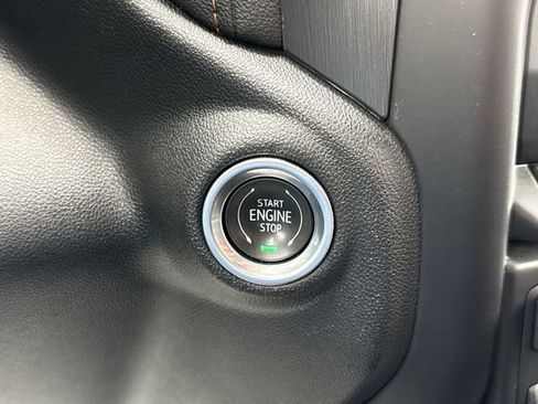 Used 2022 GMC Sierra 2500 AT4 AWD/4WD image 16