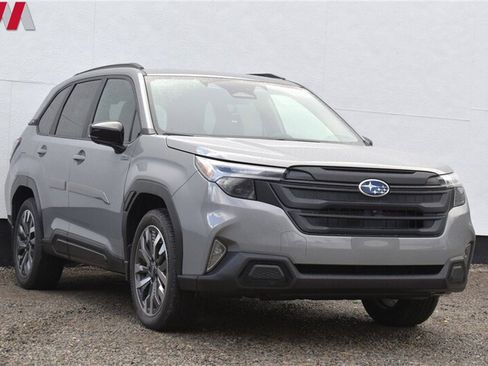 Used 2025 Subaru Forester Touring AWD/4WD image 1