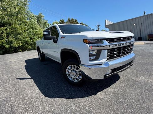 Used 2023 Chevrolet Silverado 2500 LT w/ Convenience Package AWD/4WD image 3