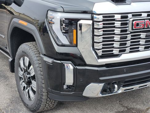 New 2026 GMC Sierra 2500 Denali w/ Denali Reserve Package image 10