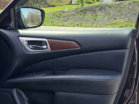 Used 2020 Nissan Pathfinder Platinum image 6
