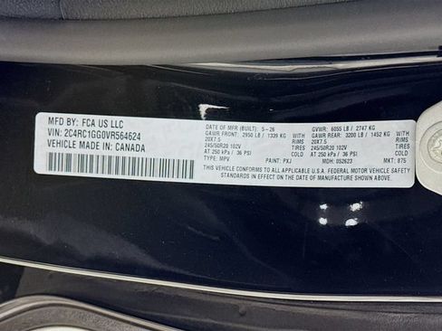 New 2027 Chrysler Pacifica Limited FWD image 35