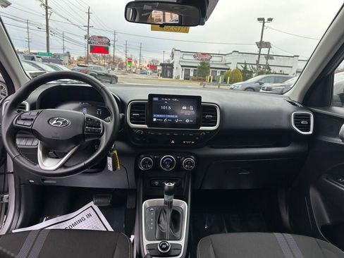 Used 2023 Hyundai Venue SEL w/ Cargo Package image 21