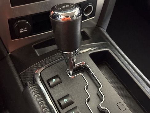 Used 2010 Jeep Grand Cherokee Laredo AWD/4WD image 16