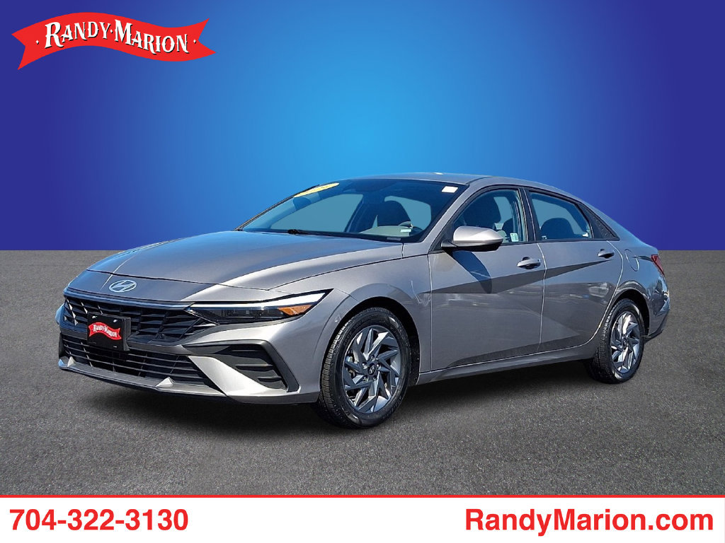 Used 2024 Hyundai Elantra SEL FWD image 1