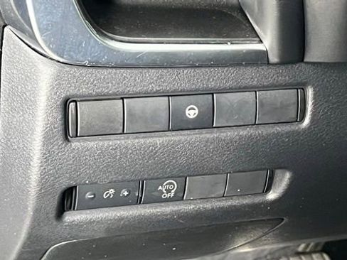 Used 2023 Nissan Rogue SV image 22