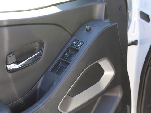 Used 2023 Nissan Frontier SV w/ SV Convenience Package image 25