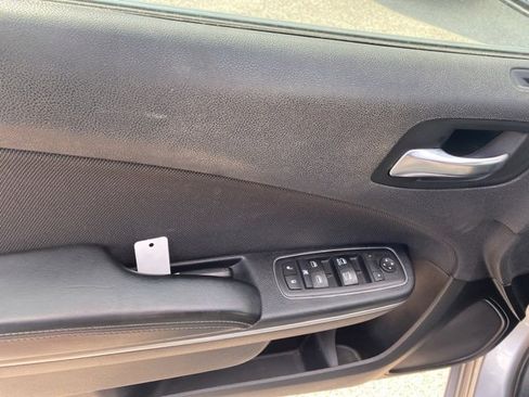 Used 2017 Dodge Charger SE w/ Popular Equipment Group image 17