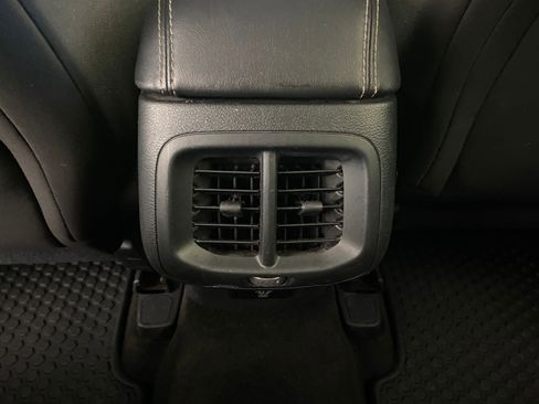 Used 2015 Jeep Cherokee Latitude w/ Cold Weather Group image 28