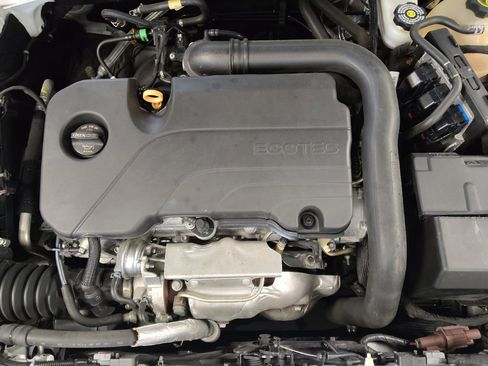 Used 2021 Chevrolet Malibu LS FWD image 30