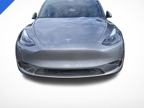 Used 2024 Tesla Model Y Long Range AWD/4WD image 1