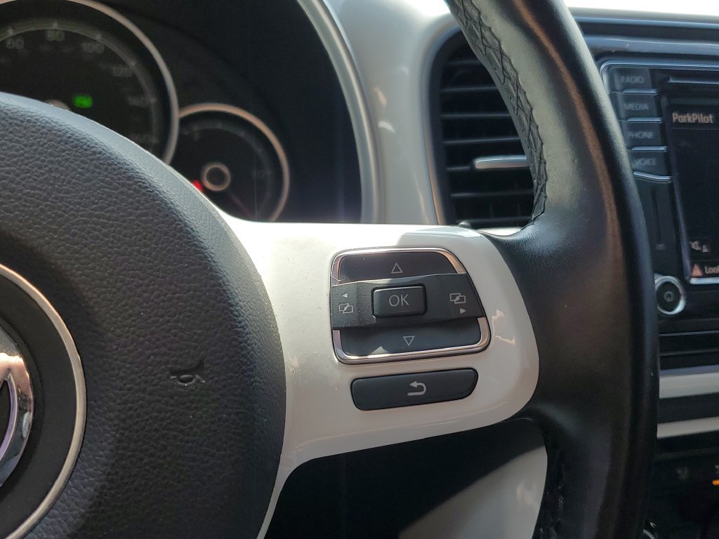 Used 2018 Volkswagen Beetle 2.0T SE FWD image 23