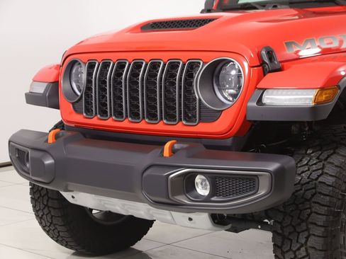 Used 2025 Jeep Gladiator Mojave image 50