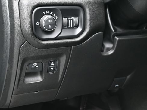 Used 2022 RAM 1500 Laramie AWD/4WD image 23