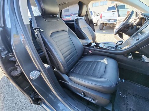 Used 2015 Ford Fusion SE w/ Equipment Group 202A image 25