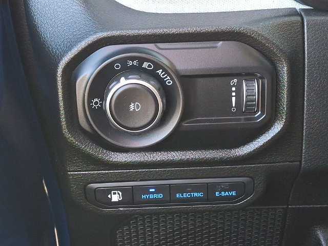 Used 2024 Jeep Wrangler Unlimited AWD/4WD image 25