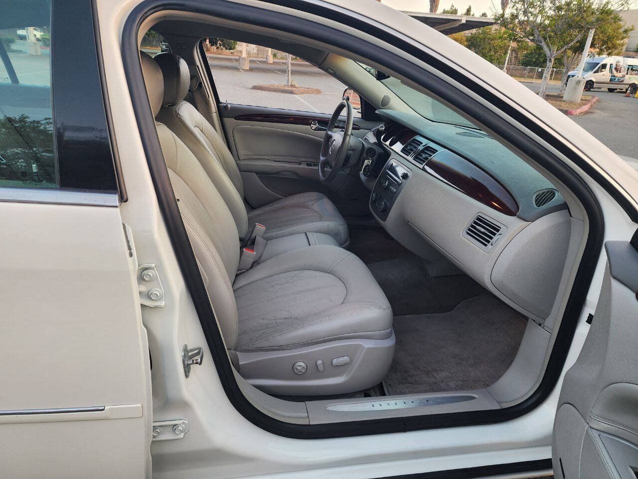 Used 2007 Buick Lucerne CXL w/ Luxury Package FWD image 16