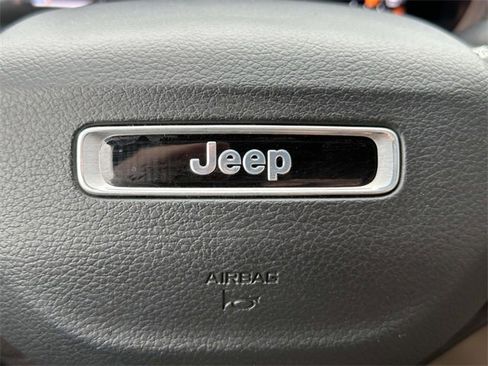 Certified 2023 Jeep Grand Cherokee L Limited w/ Luxury Tech Group II image 30