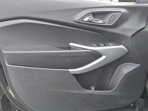 Used 2025 Chevrolet Trax RS w/ Driver Confidence Package FWD image 12