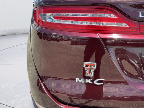 Used 2018 Lincoln MKC Select FWD image 38