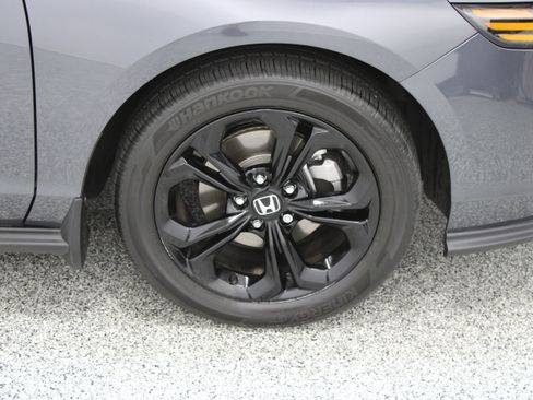 Used 2025 Honda Accord SE image 5