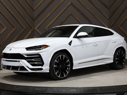 Used 2020 Lamborghini Urus image 4