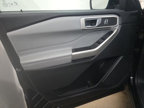 Used 2023 Ford Explorer XLT w/ Equipment Group 202A image 18