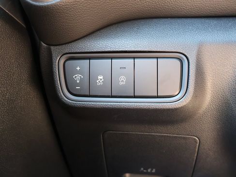 Used 2025 Kia Soul LX w/ LX Technology Package FWD image 31