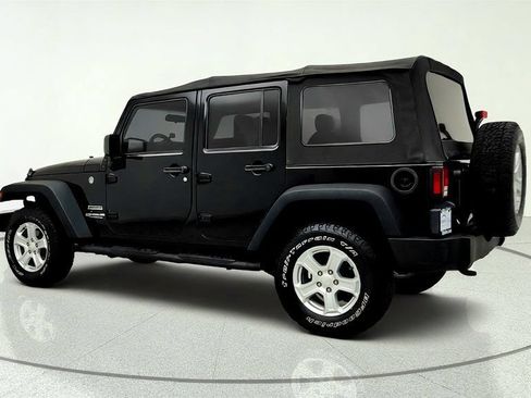 Used 2017 Jeep Wrangler Unlimited Sport w/ Connectivity Group AWD/4WD image 7