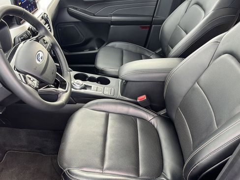 Used 2022 Ford Escape SEL w/ Technology Package image 11