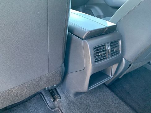 Used 2025 Nissan Rogue S image 24