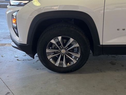 Used 2025 Chevrolet Equinox LT image 29