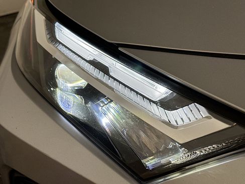 Used 2025 Toyota RAV4 LE image 9