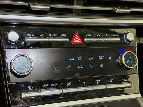 Used 2025 Hyundai Santa Fe SEL image 24