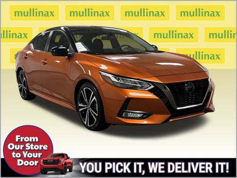 Used 2022 Nissan Sentra SR image 2