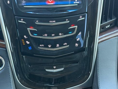 Used 2019 Cadillac Escalade ESV Luxury AWD/4WD image 50