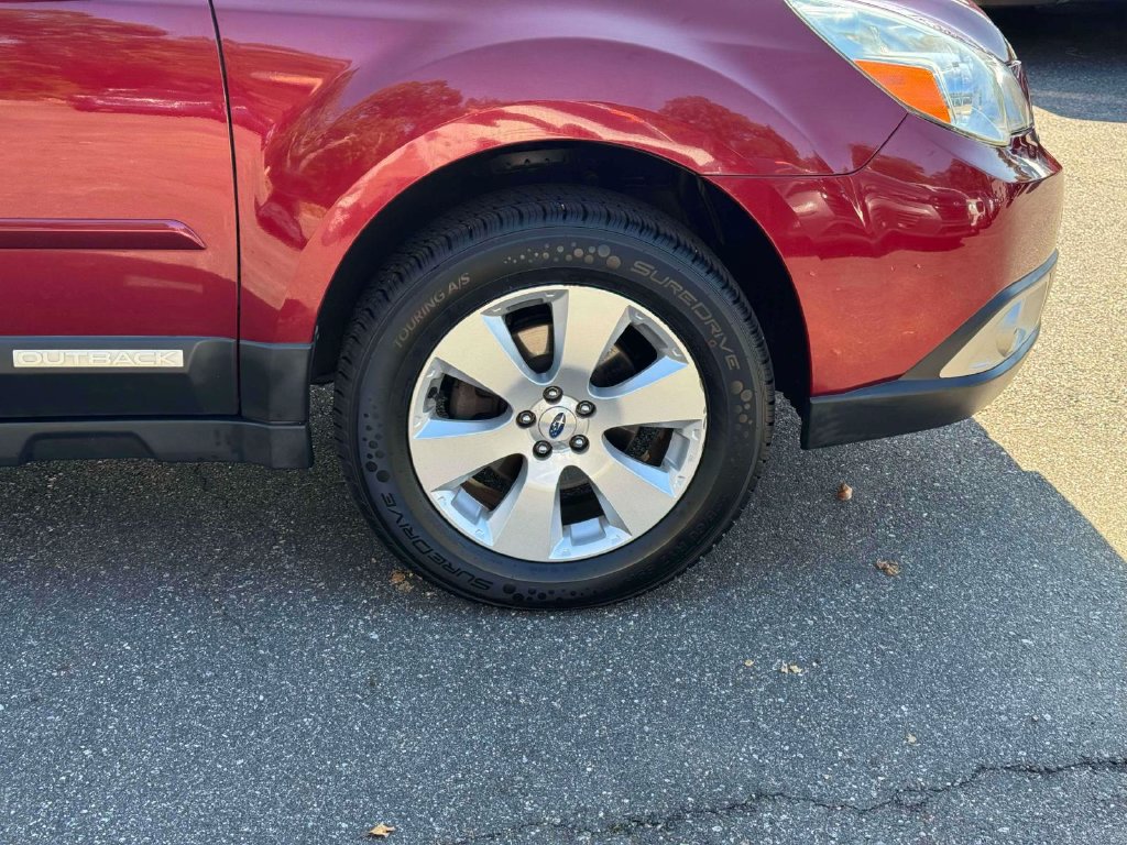 Used 2012 Subaru Outback 2.5i Limited AWD/4WD image 10