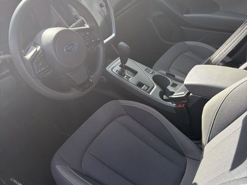 Used 2025 Subaru Crosstrek 2.0i Premium image 4