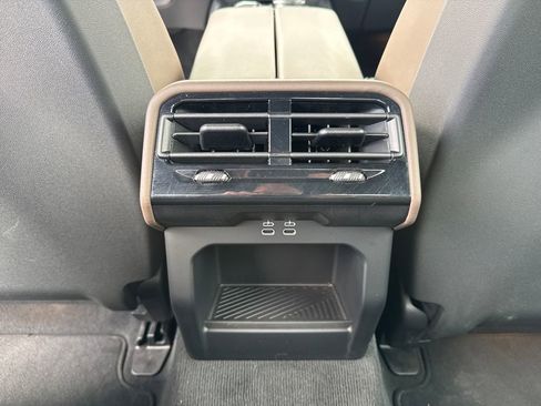 Used 2026 BMW 530i xDrive AWD/4WD image 34