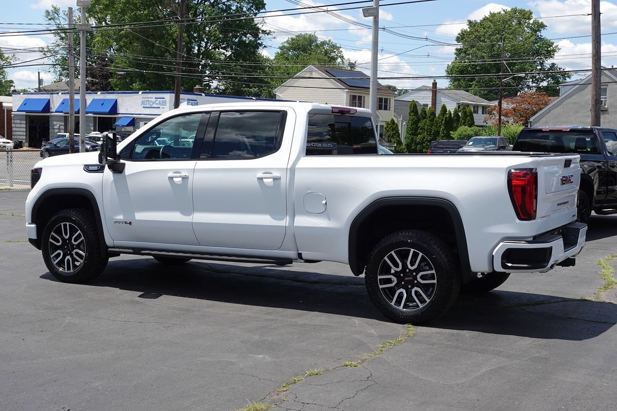 Used 2024 GMC Sierra 1500 AT4 w/ Technology Package AWD/4WD image 2