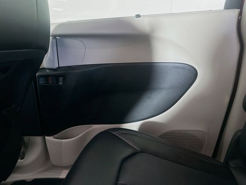 Used 2023 Chrysler Pacifica Touring-L image 25