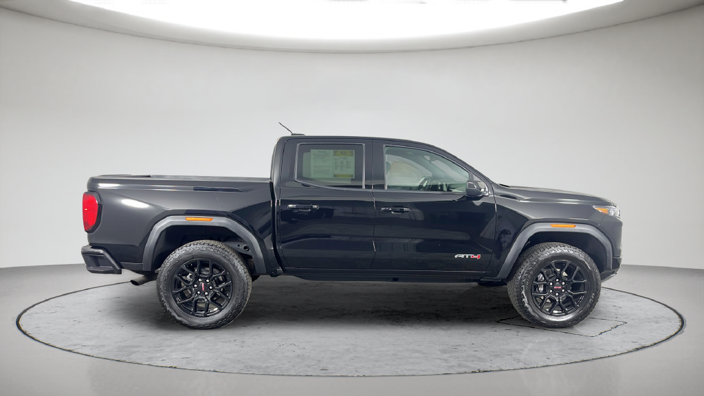 Used 2025 GMC Canyon AT4 AWD/4WD image 6