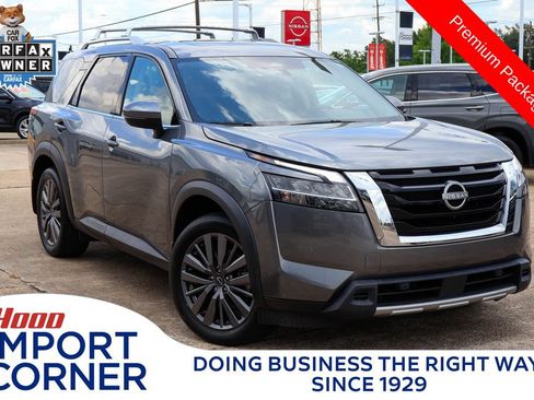 Used 2024 Nissan Pathfinder SL w/ SL Premium Package FWD image 1