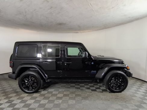Certified 2025 Jeep Wrangler Unlimited Sahara w/ Safety Group AWD/4WD image 4